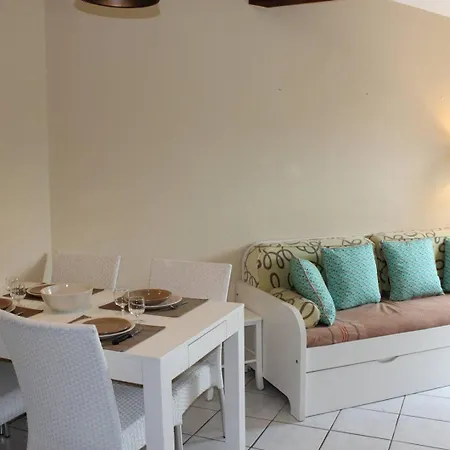 Beau T3 Avec Piscine Collective Proche Port,plage Et Commerces-4jdn822 Apartment *