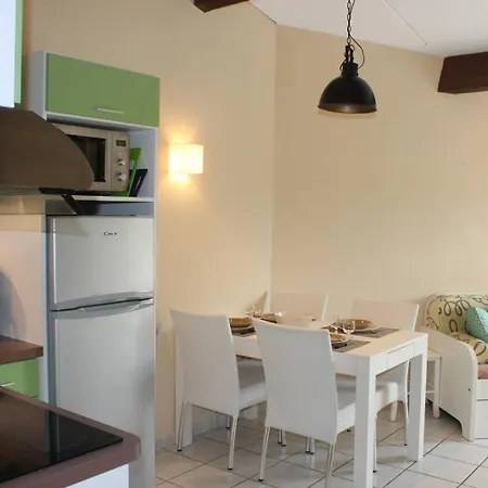 Apartment Beau T3 Avec Piscine Collective Proche Port,plage Et Commerces-4jdn822