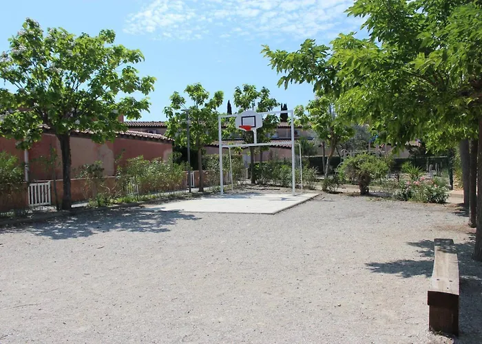 Beau T3 Avec Piscine Collective Proche Port,plage Et Commerces-4jdn822 Apartamento