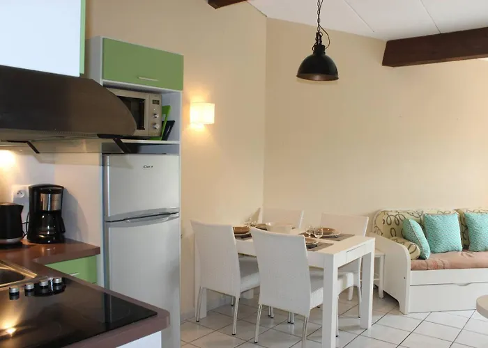 Apartamento Beau T3 Avec Piscine Collective Proche Port,plage Et Commerces-4jdn822